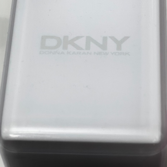 NWOT DKNY Sparkling Copper/Bronze Ladies Wristwatch with links NY3895 - Picture 2 of 7